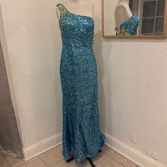kiss kiss Dresses & Skirts - Kiss kiss formal sequined gown by Mary’s Bridal turquoise
